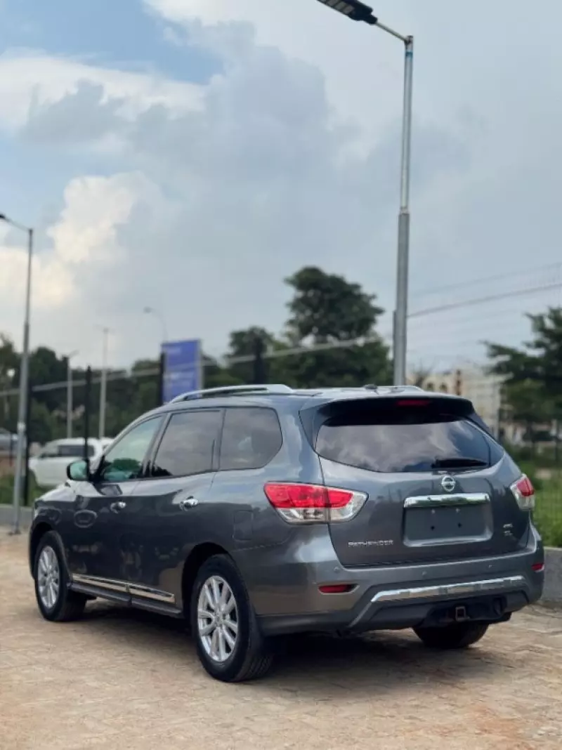 Nissan Pathfinder   - 2015
