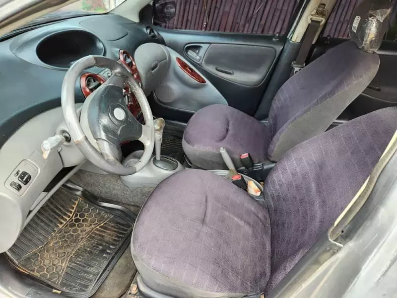 Toyota yaris   - 2008