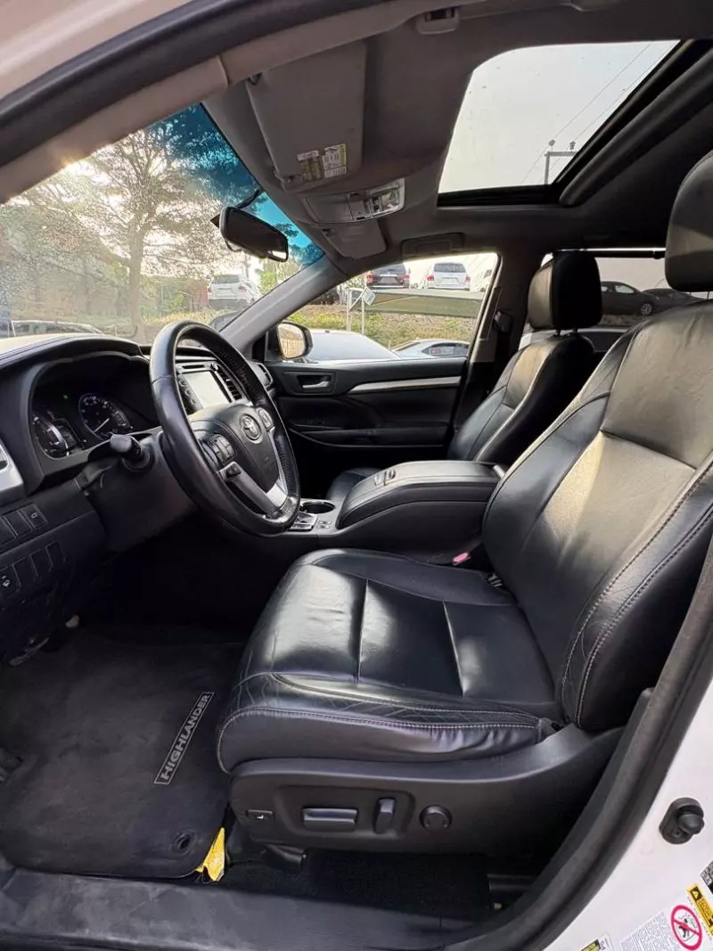 Toyota Highlander   - 2015