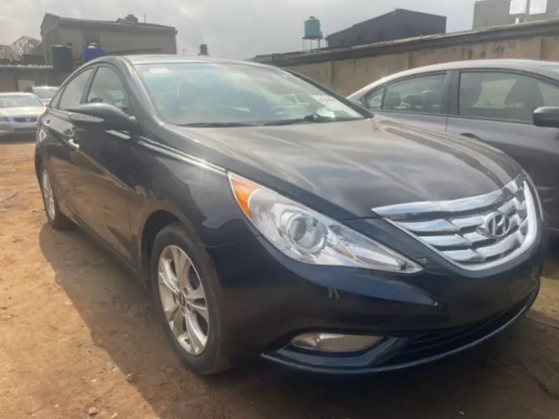 Hyundai Sonata   - 2013