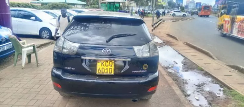 Toyota Harrier   - 2011