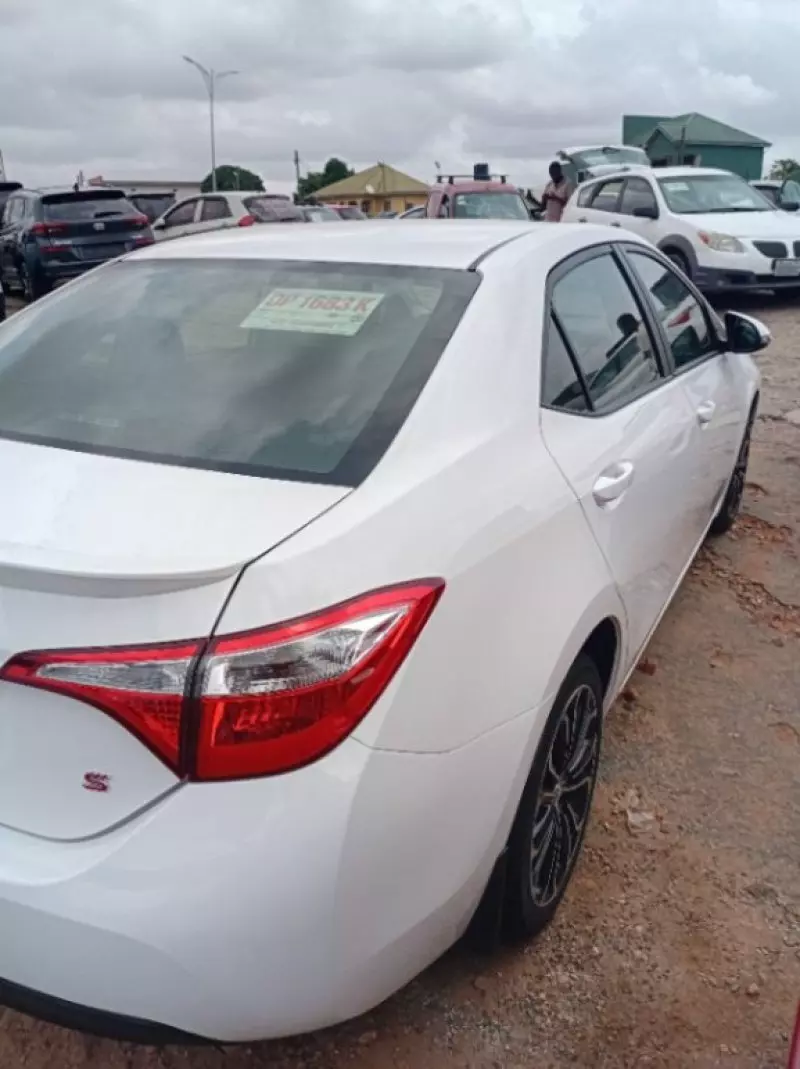 Toyota Corolla   - 2016