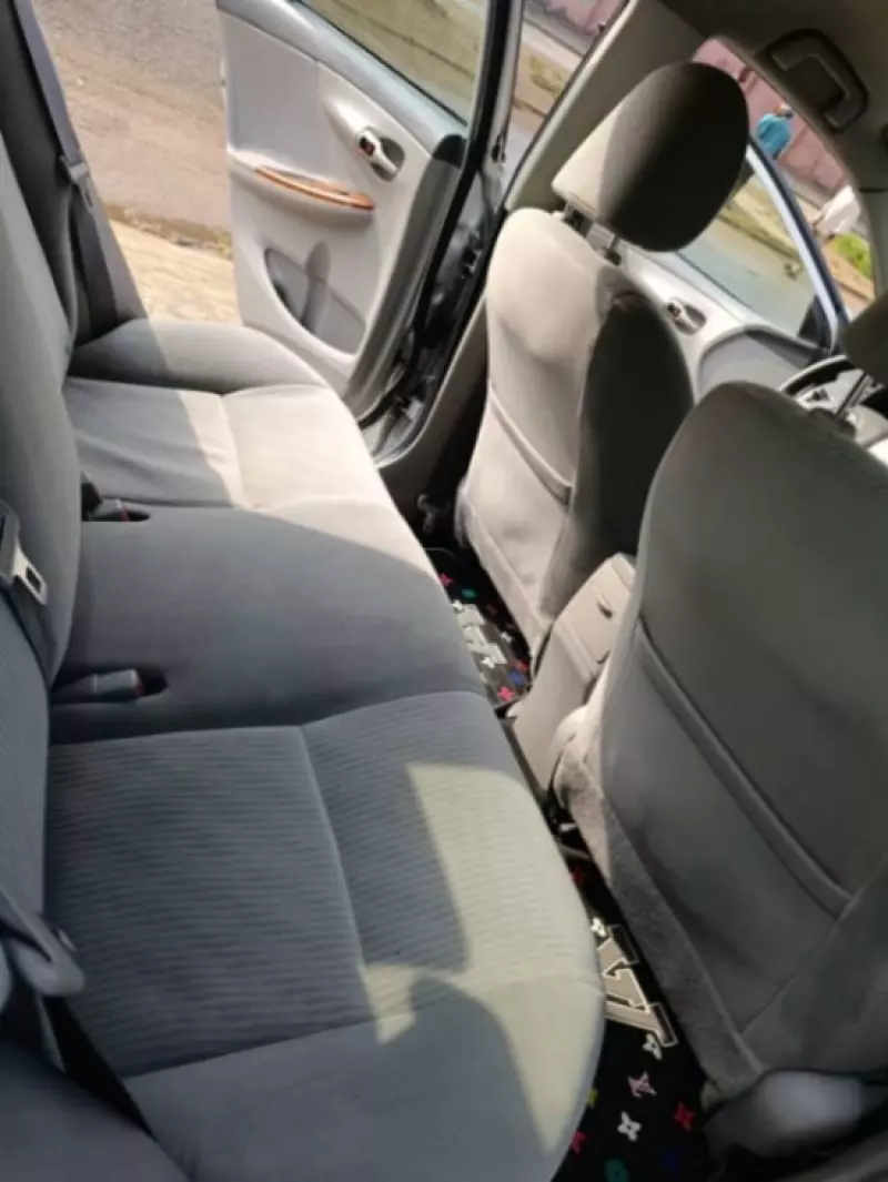 Toyota Corolla   - 2009