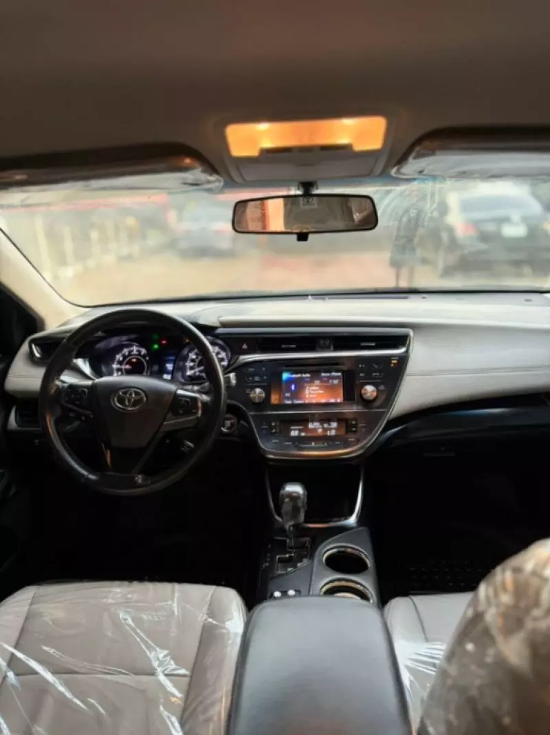 Toyota Avalon   - 2014