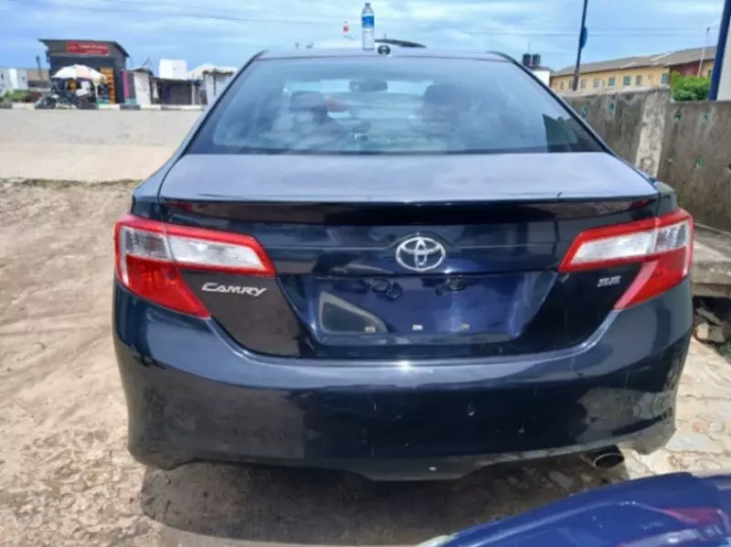 Toyota Camry   - 2012