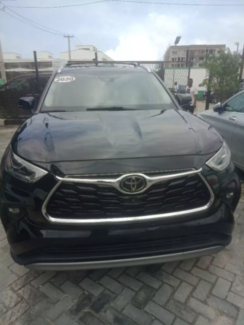 Toyota Highlander   - 2020