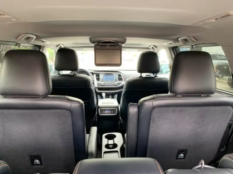 Toyota Highlander   - 2020