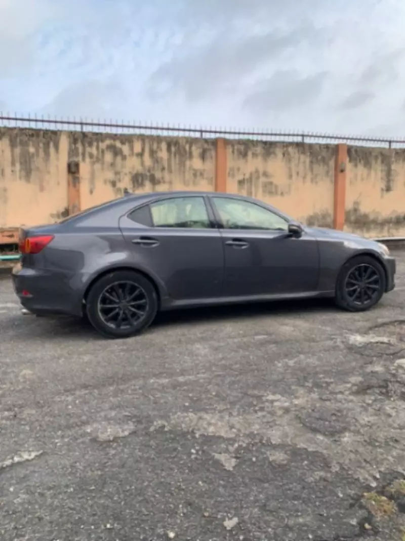 Lexus IS 250   - 2010