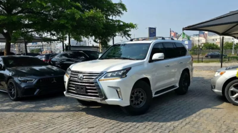 Lexus LX