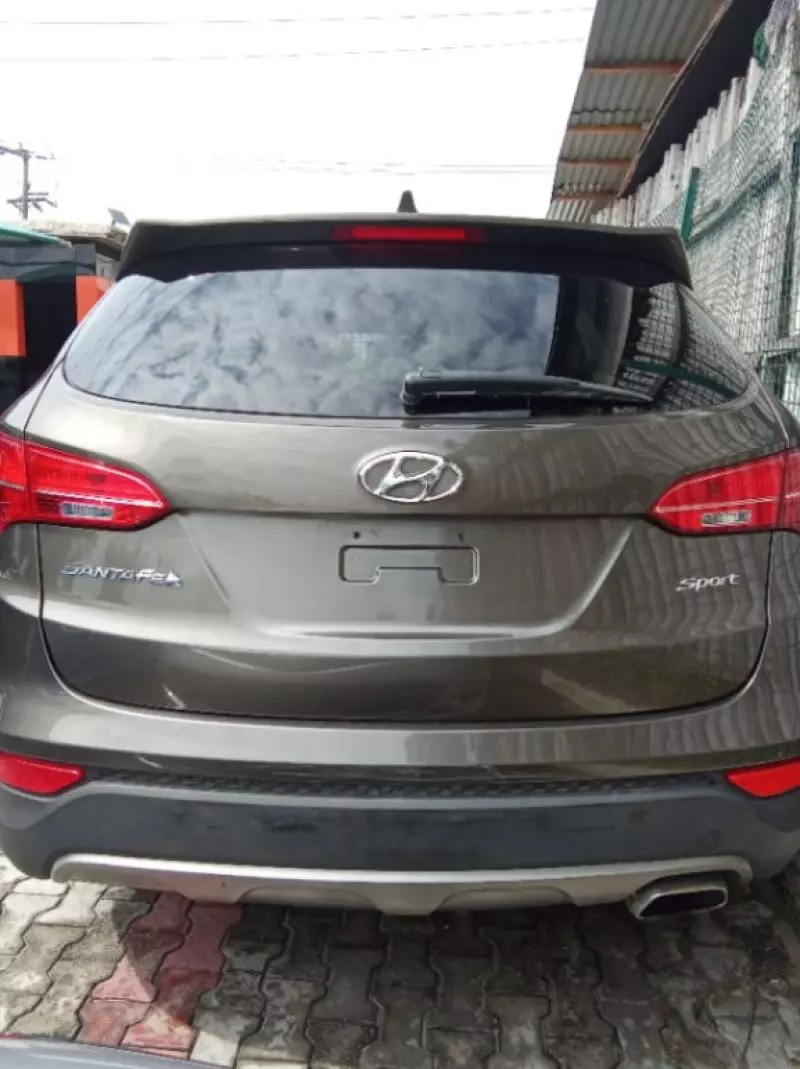 Hyundai Santa Fe   - 2013