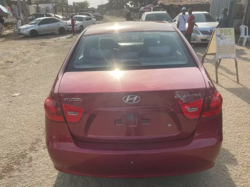 Hyundai Elantra   - 2007