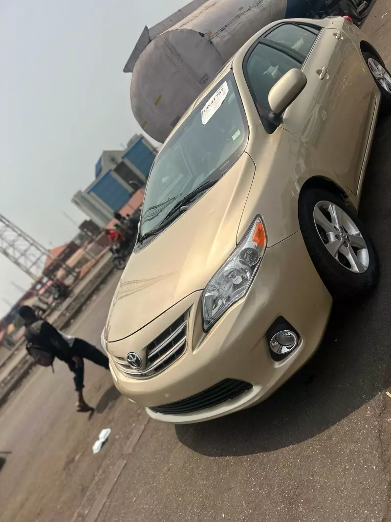 Toyota Corolla   - 2013