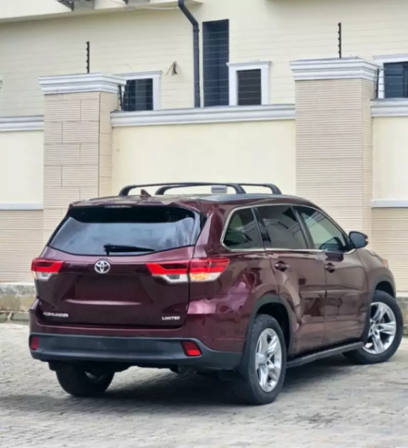 Toyota Highlander   - 2015