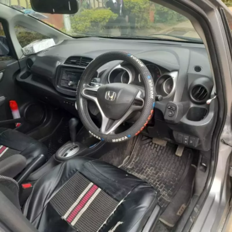 Honda Fit   - 2011