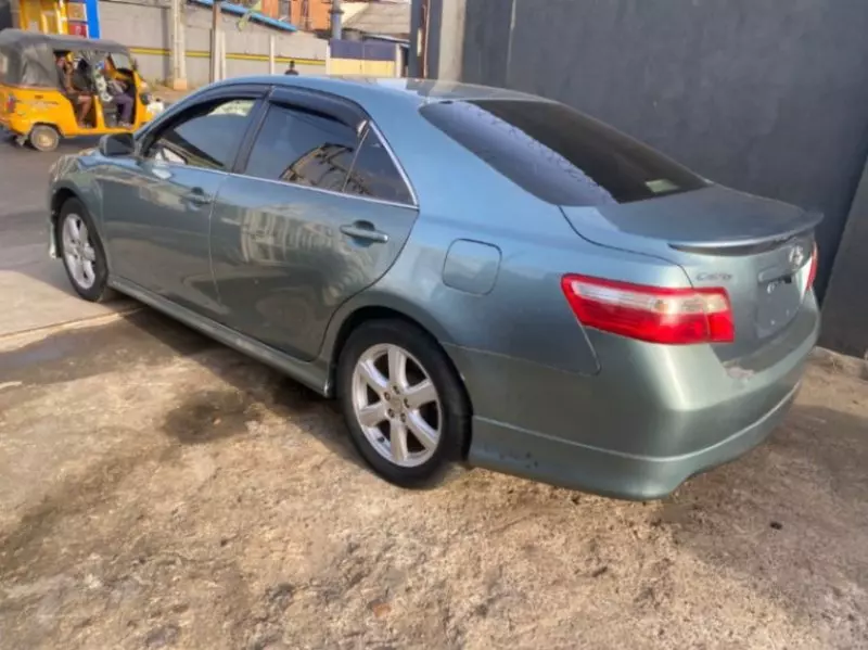 Toyota Camry   - 2008