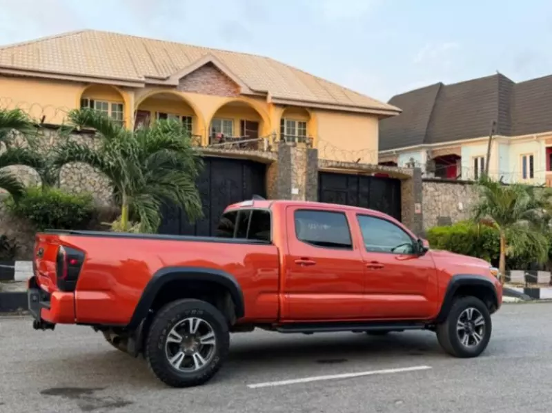 Toyota Tacoma   - 2016