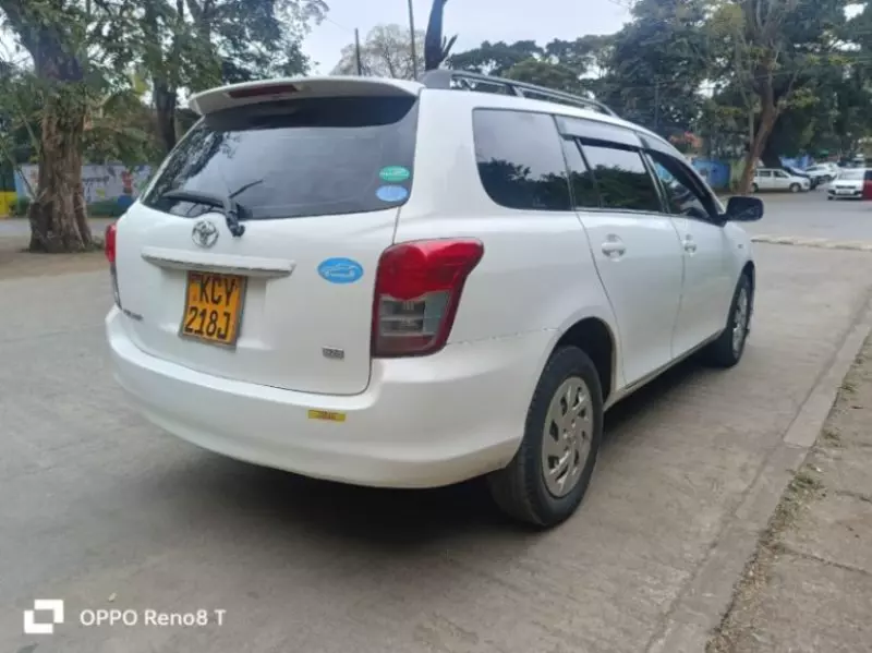 Toyota Fielder    - 2012