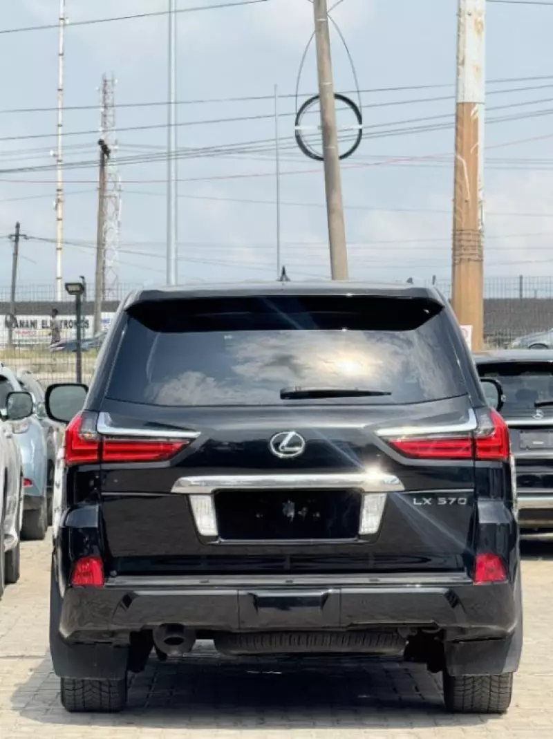 Lexus LX   - 2017