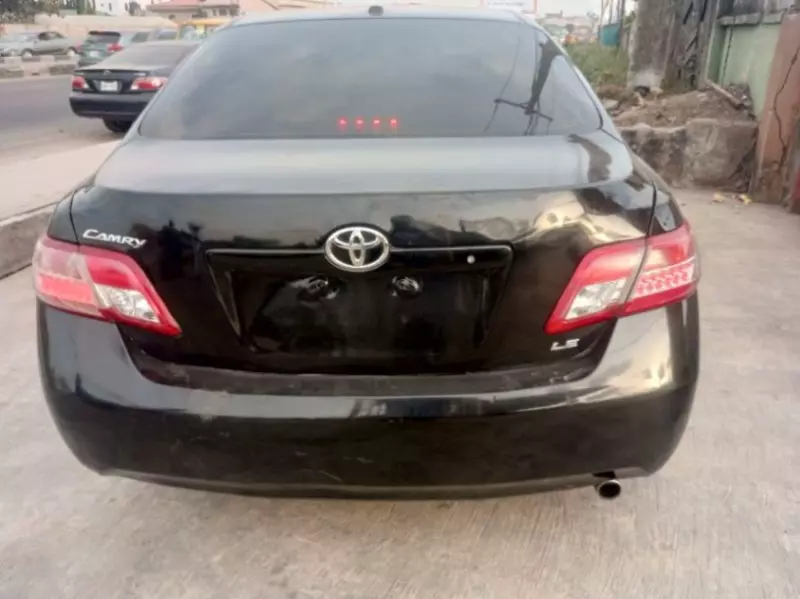 Toyota Camry   - 2011