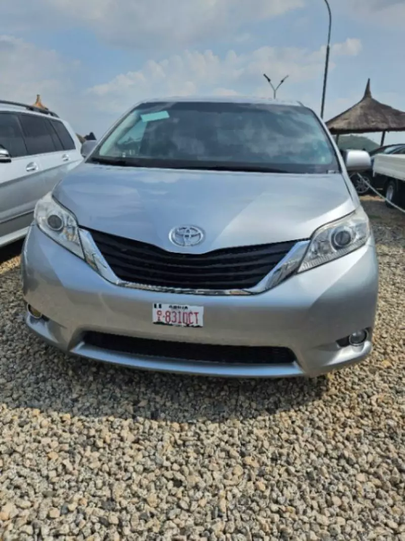 Toyota Sienna   - 2015