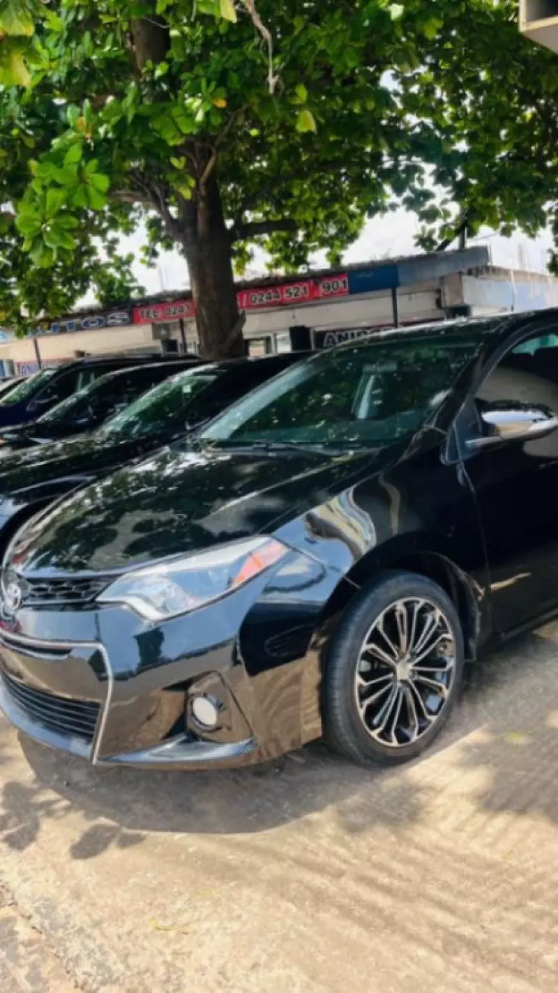 Toyota Corolla   - 2015