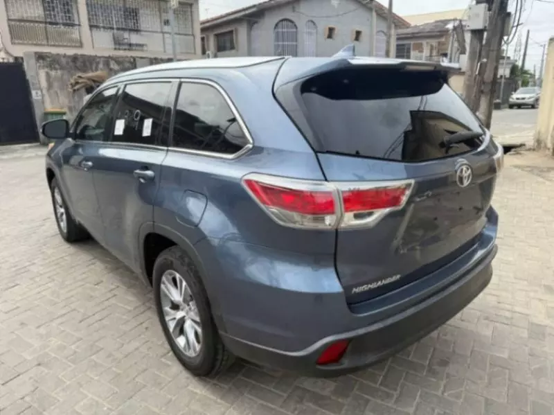 Toyota Highlander   - 2014