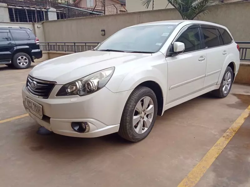 Subaru Outback   - 2011