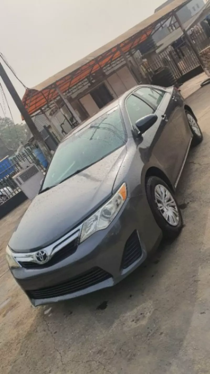 Toyota Camry   - 2012
