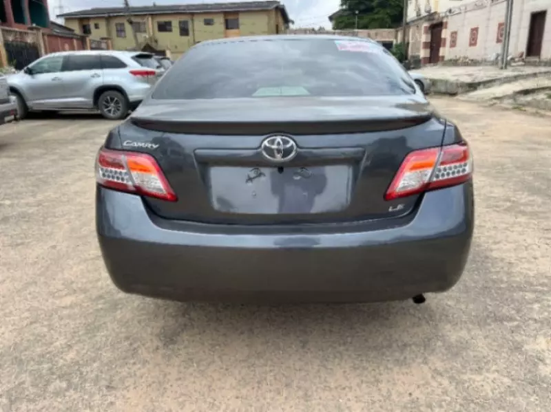Toyota Camry   - 2009