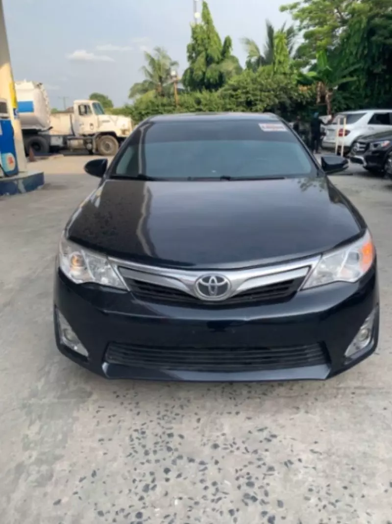 Toyota Camry   - 2013