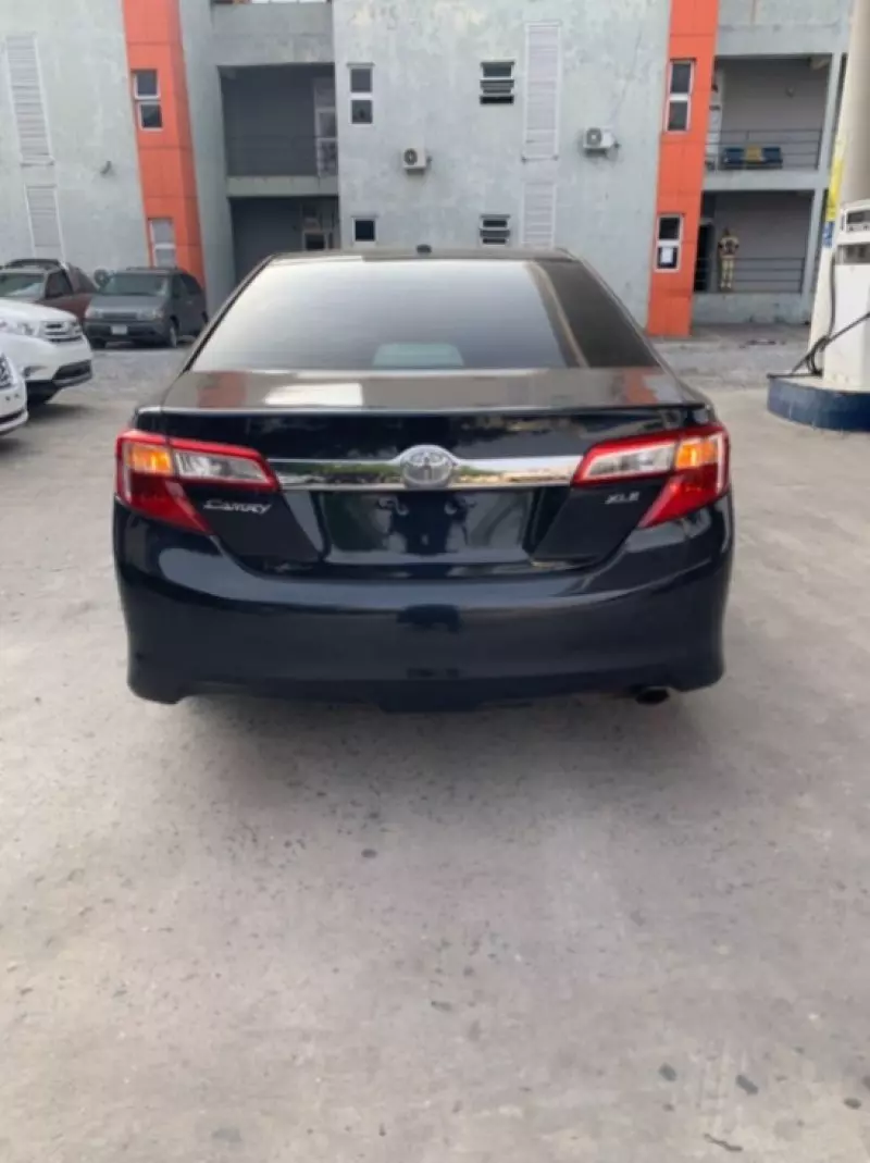 Toyota Camry   - 2013
