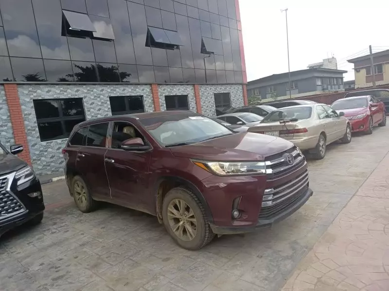 Toyota Highlander   - 2015