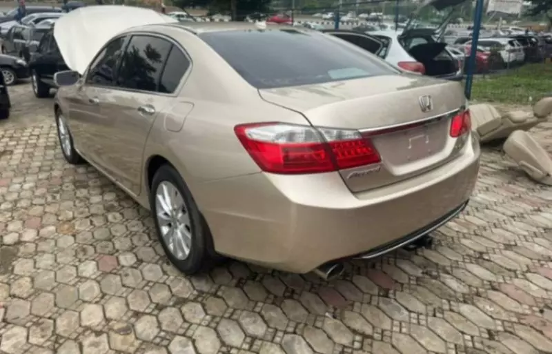 Honda Accord   - 2009