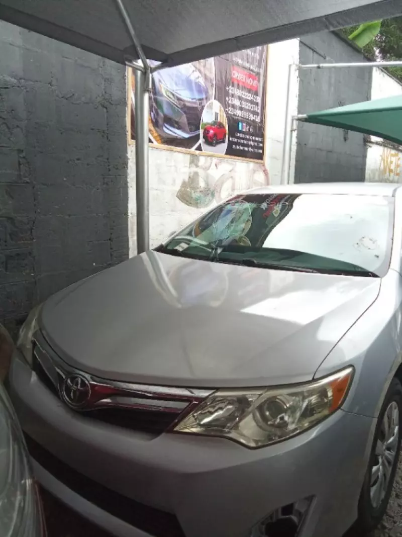Toyota Camry   - 2013