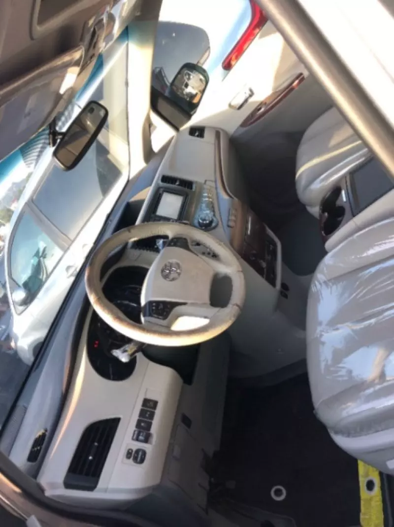 Toyota Sienna   - 2013
