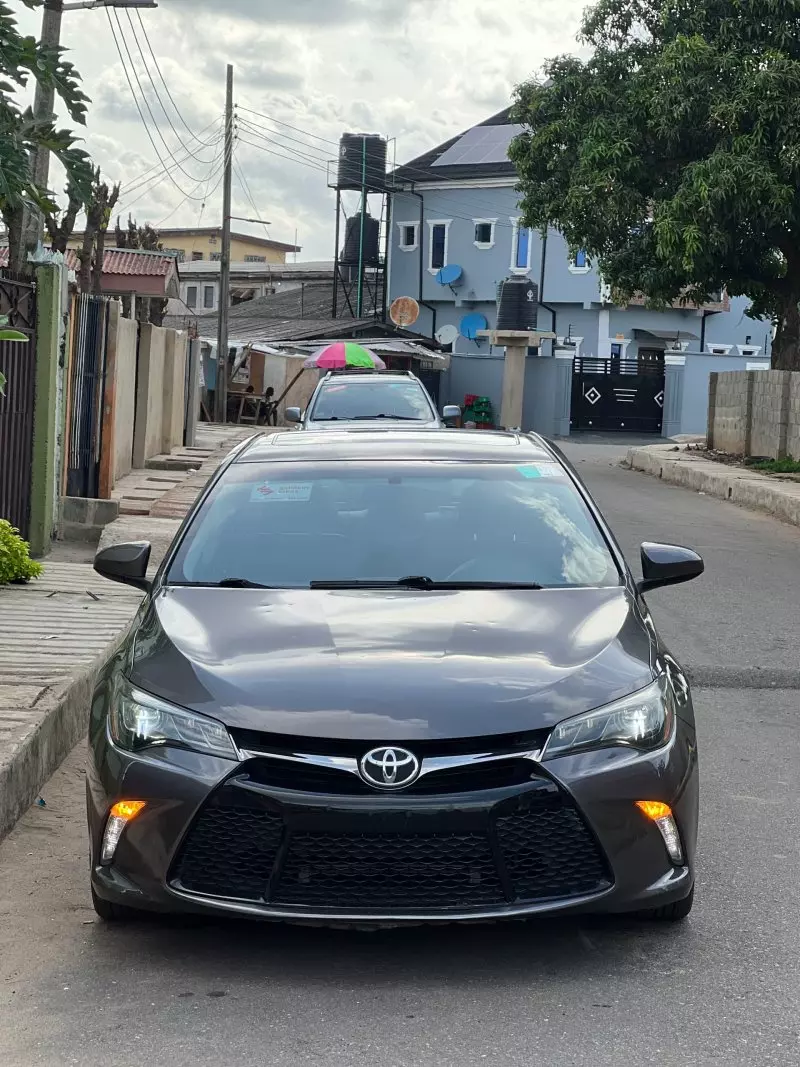 Toyota Camry   - 2016