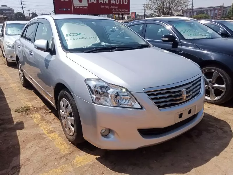 Toyota Premio    - 2012