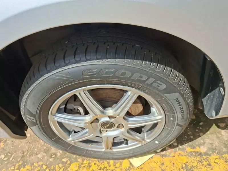 Toyota Fielder    - 2012