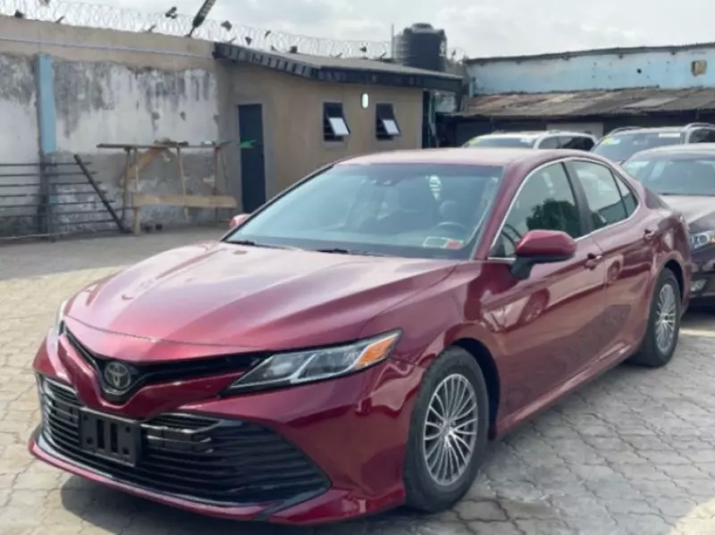 Toyota Camry   - 2018