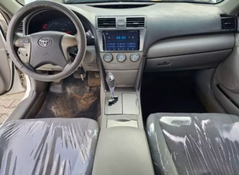 Toyota Camry   - 2011