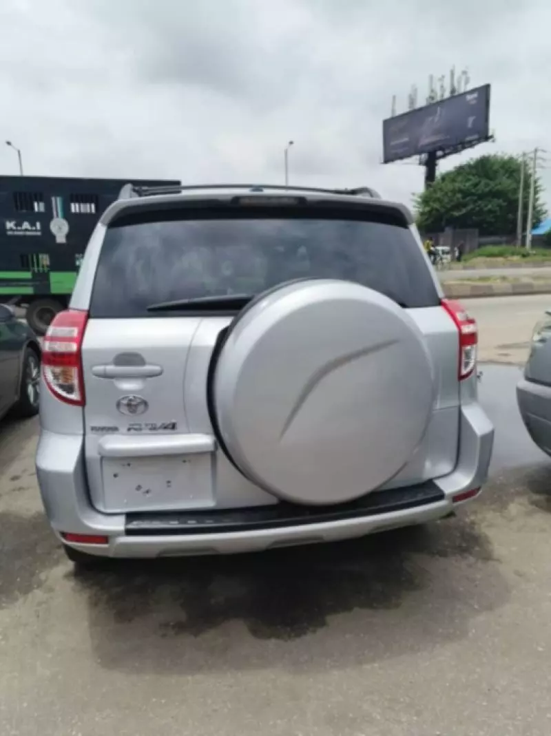 Toyota RAV 4   - 2009