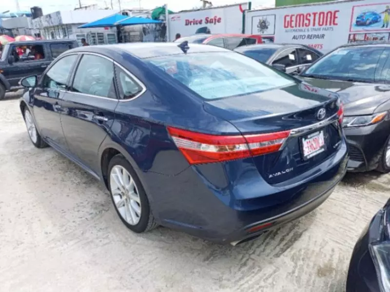 Toyota Avalon - 2014