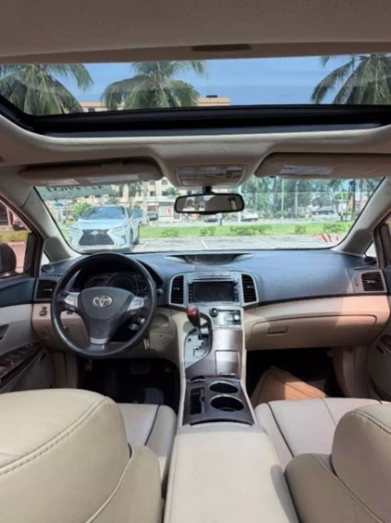 Toyota Venza   - 2011