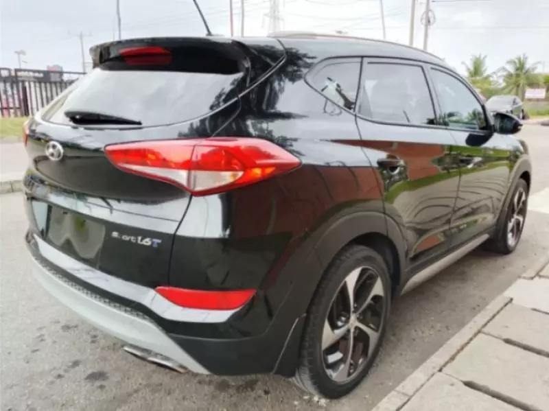 Hyundai Tucson   - 2017