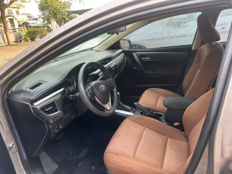 Toyota camry   - 2016