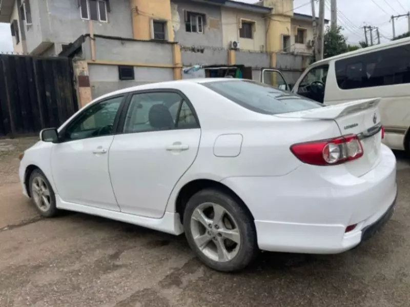 Toyota Corolla   - 2013
