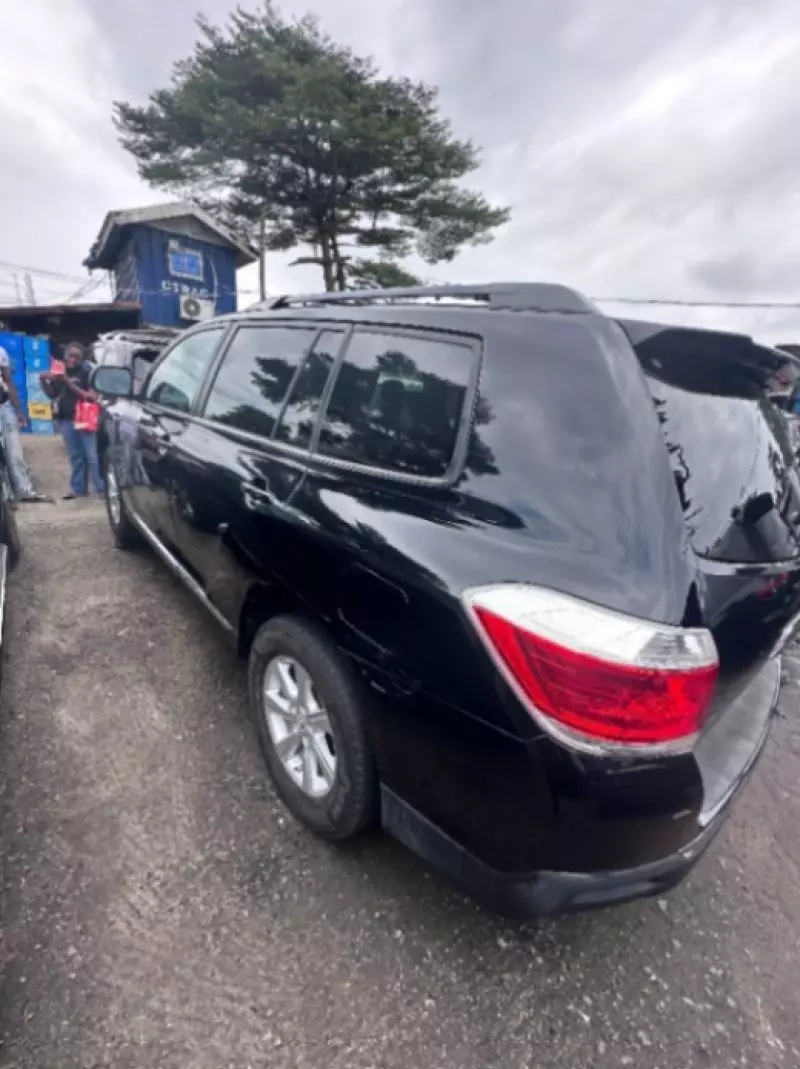Toyota Highlander   - 2012