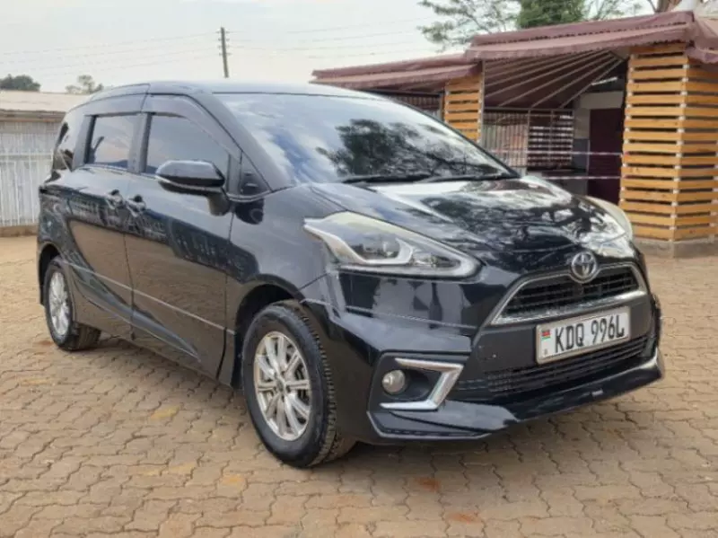 Toyota Sienta   - 2017