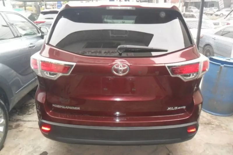 Toyota Highlander   - 2015