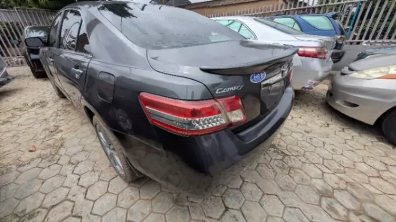 Toyota Camry   - 2009
